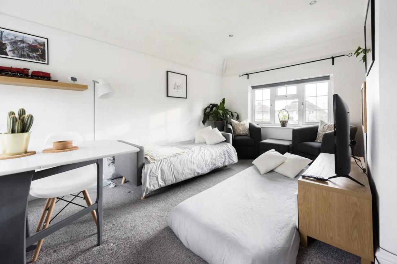 The Film Studio Appartement 5 Min To Harry Potter 왓퍼드 외부 사진